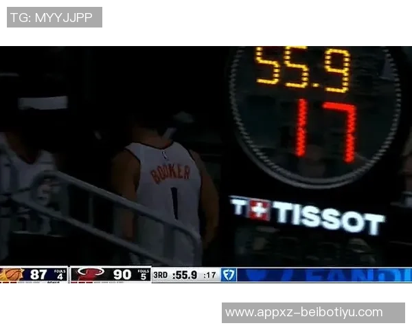 哈克斯因脚踝扭伤提前退场明日背靠背能否出战待定 哈克斯因脚踝扭伤提前退场明日背靠背能否出战待定